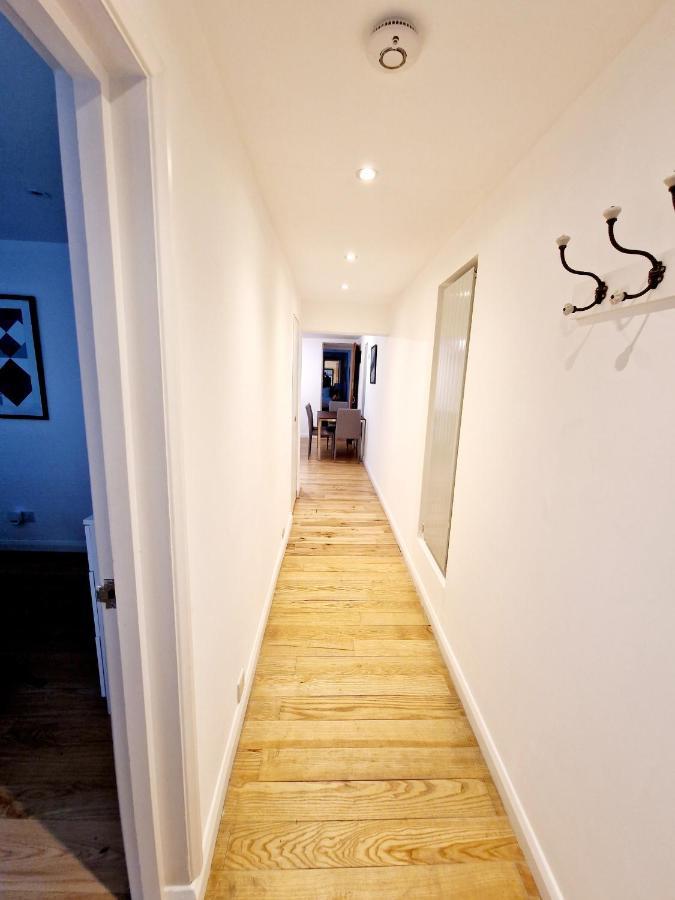 Beautiful Hyde Park Flat By Lancaster Gate Station With Private Back Patio Apartamento Londres